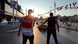 Taksim'de asayiş uygulaması yapıldı
