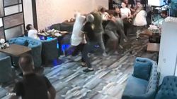 Esenyurt’ta madde bağımlısı baba ve oğlu esnafa saldırdı