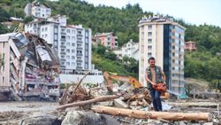 Sel felaketinde yıkılan bir binanın müteahhidi hakkında gözaltı kararı