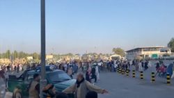 Kabil Uluslararası Havalimanı'nda hayatını kaybedenler oldu