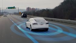 ABD, Tesla'nın otopilot sistemine soruşturma açtı