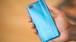 Honor: Üst segmentte rakibimiz Apple