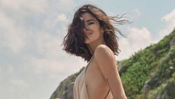 Nesrin Cavadzade kumsalda