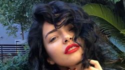 Merve Boluğur: Gecelere