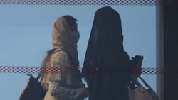 Afganistan’daki kadın hakimlere sığınma verilsin