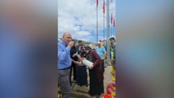 Kastamonulu teyzelerden Süleyman Soylu ve ekiplere ayran ikramı