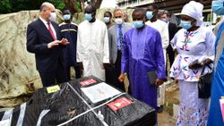 Türkiye'nin gönderdiği 12 tonluk tıbbı malzeme, Senegal'e ulaştı