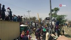 Kabil Havalimanı’ndaki umutlu bekleyiş sürüyor