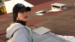 Esenyurt'ta sosyal medya için video çekerken çatıdan düştü