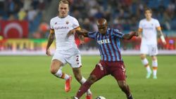 Nwakaeme, Karsdorp'u 12 çalımla geçti