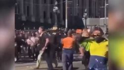 Avustralya'da koronavirüs aşısı karşıtlarının olaylı gösterisi