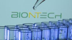 ABD'de Pfizer-BioNTech'in koronavirüs aşısına tam onay verildi