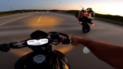Şile yolunda motosiklet sürücülerinin tehlikeli anları
