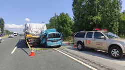 Kastamonu’da hafif ticari araç tıra çarptı: 1 ölü