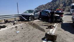Antalya’da üç aracın karıştığı kazada 7 kişi yaralandı