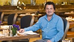 Vedat Milor'dan dolar tavsiyesi