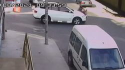 Esenyurt’ta ciple çarpışan motosikletli yaralandı