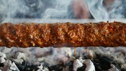 MasterChef menüsünden: Püf noktalarıyla Adana kebap