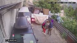 Sarıyer’de arabanın motorunu çalınma anları kamerada