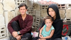 Eşi ve bebeğiyle Afganistan'dan Van'a gelen adam, ölüm korkusu yaşıyor