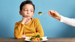 Çocukların yemek seçmesini önleyecek 5 yöntem