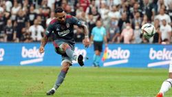 Beşiktaşlılar Alex Teixeira'yı çok sevdi