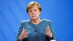 Angela Merkel: Kabil'deki havalimanı hayati öneme sahip