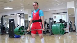 Görme engelli sporcu, 12 yıl sonra yeniden başladığı halterde Türkiye Şampiyonu oldu