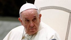 Papa Francis, istifa iddialarını yalanladı