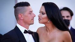Adriana Lima, Venedik Film Festivali'ne yeni sevgilisiyle katıldı