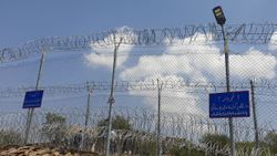 Pakistan, Afganistan sınırına tel örgü çekti