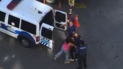 Bursa’da markete giren hırsızlar bıçak çekti, polise direndi