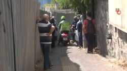 Bahçelievler'de, metro inşaatı okul yolunu daralttı