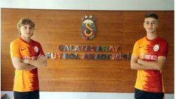 Galatasaray'da Hamza Akman ve Yiğit Demir profesyonel oldu