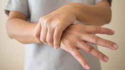 Dinlenme anında görülen titremelere dikkat