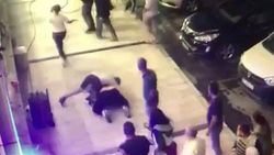 Denizli'de dinlenme tesisinin sahibi ile oğlunu darbettiler