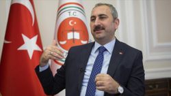 Abdulhamit Gül: Düşünce özgürlüğünü kısıtlayacak bir çalışma söz konusu olamaz
