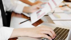 Harçlığınız çıksın: Öğrenciyken part-time yapılabilecek 10 meslek