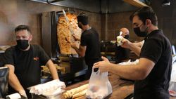 Adana'da restoranlar çalıştıracak eleman bulamıyor