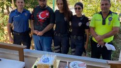 Muğla'da polis, engelli gence doğum günü sürprizi yaptı