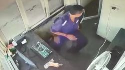 Hindistan'da gişe çalışanı, kamyon kazasından kıl payı kurtuldu