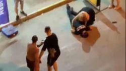 Antalya'daki genç, gürültü kavgasında sopayla öldüresiye darbedildi