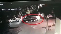 Bursa'da köpeği ezen sürücü kayıplara karıştı