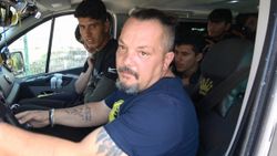 Sultangazi'de minibüste 19 kaçak göçmen yakalandı