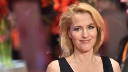 Gillian Anderson'dan erkek hayran önlemi