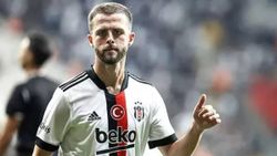 Miralem Pjanic ilk 11'e dönüyor