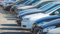 İkinci el otomobiller, 7 aydır satılmayı bekliyor