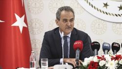 Mahmut Özer: Okulları açık tutmak zorundayız