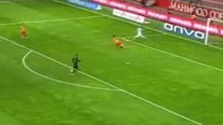 Fernando Muslera'dan riskli çalım