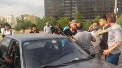 Bursa’da, öğrencisini korumak isteyen öğretmen darbedildi